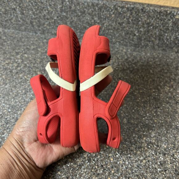 Crocs Toddler Little Girl 8 Red/Ivory Minnie Mouse Ankle Strap Sling Back Sandal - Picture 4 of 10